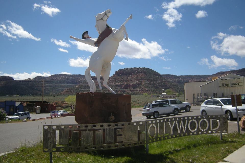 Little Hollywood landmark statue and film-strip sign in Kanab, Utah