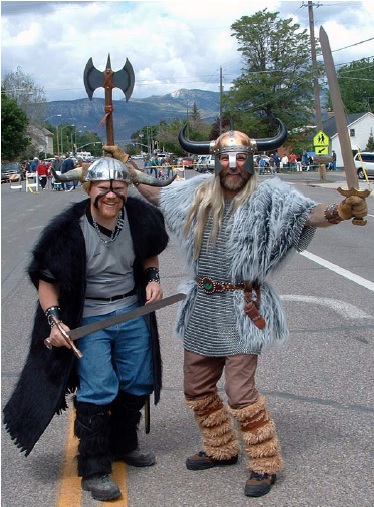 Several families with roots in Ephraim have made it a yearly tradi􀆟 on to dress up as Vikings and take part in the Scandinavian Fes􀆟 val. Pictured here is Ned “Lars” Larsen (at right) with his son-in-law Daniel “Sven” Galloway.